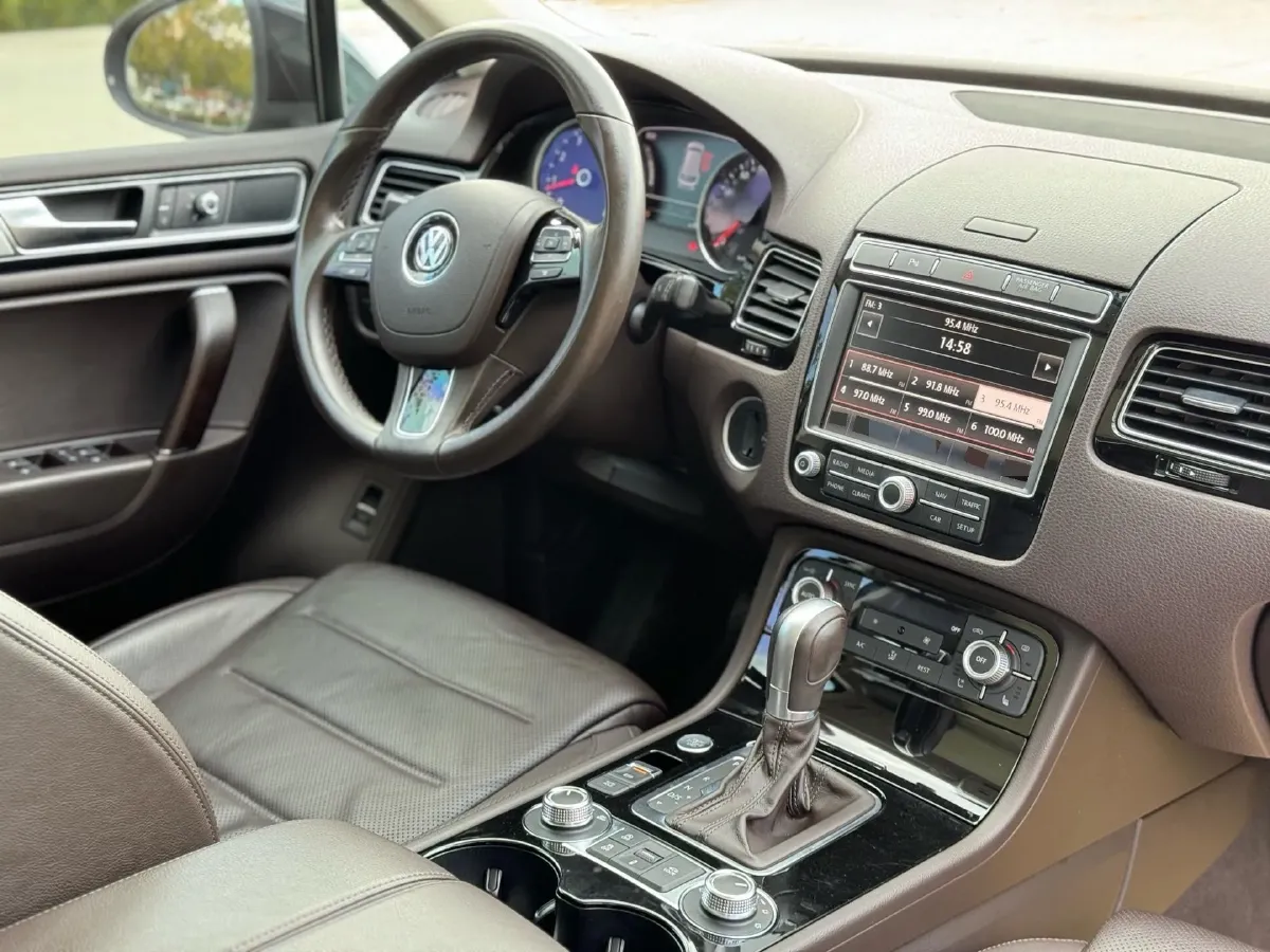 2018 Volkswagen Touareg 3.0T 320HP V6 8AT,autocango,china used car exporter,china ev exporter,chinese used car exporter,chinese used ev exporter