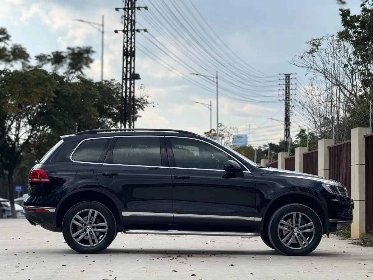 2018 Volkswagen Touareg 3.0T 320HP V6 8AT,autocango,china used car exporter,china ev exporter,chinese used car exporter,chinese used ev exporter