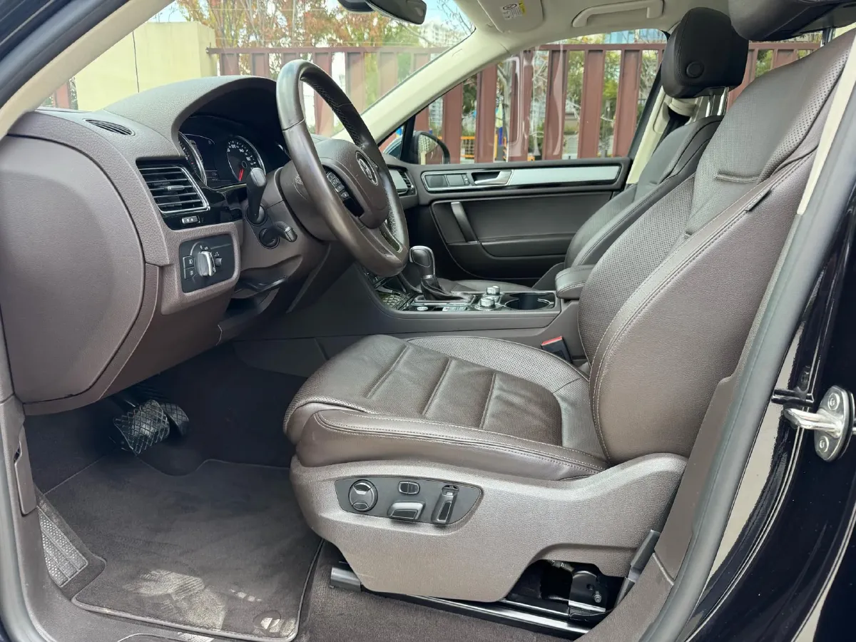 2018 Volkswagen Touareg 3.0T 320HP V6 8AT,autocango,china used car exporter,china ev exporter,chinese used car exporter,chinese used ev exporter