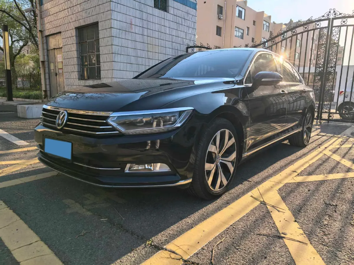 2018 Volkswagen Magotan 1.8T 180HP L4 7DCT,autocango,china used car exporter,china ev exporter,chinese used car exporter,chinese used ev exporter