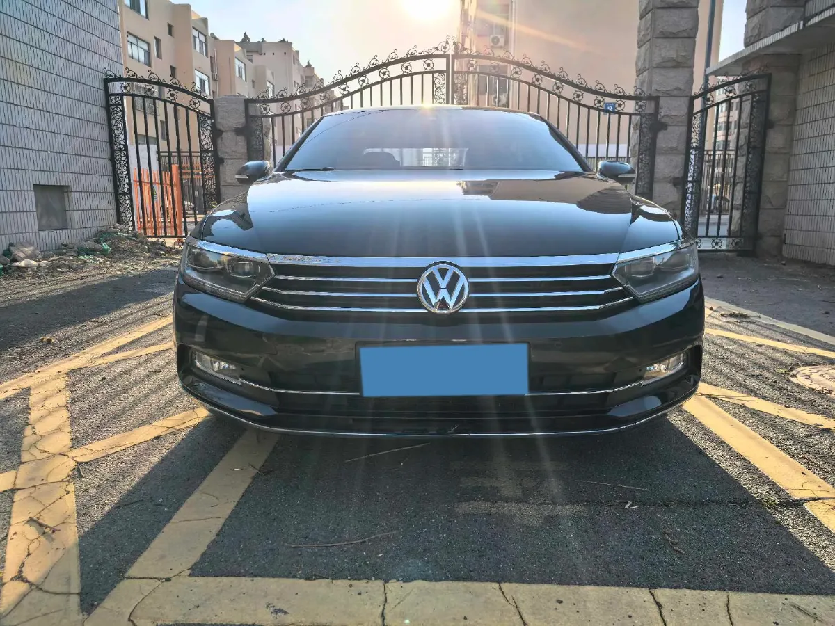 2018 Volkswagen Magotan 1.8T 180HP L4 7DCT,autocango,china used car exporter,china ev exporter,chinese used car exporter,chinese used ev exporter