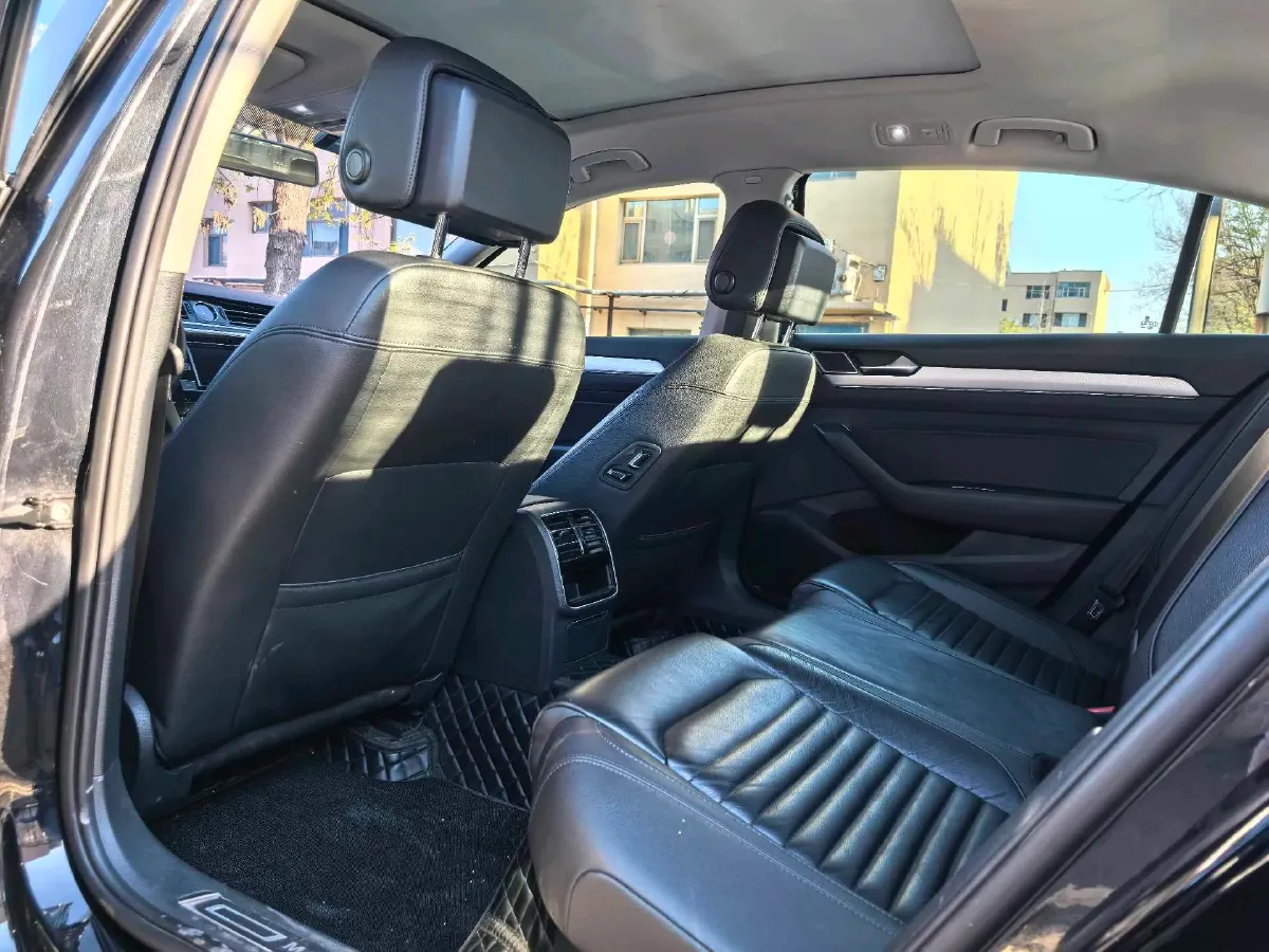 2018 Volkswagen Magotan 1.8T 180HP L4 7DCT,autocango,china used car exporter,china ev exporter,chinese used car exporter,chinese used ev exporter