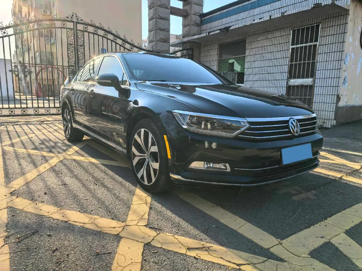 2018 Volkswagen Magotan 1.8T 180HP L4 7DCT,autocango,china used car exporter,china ev exporter,chinese used car exporter,chinese used ev exporter