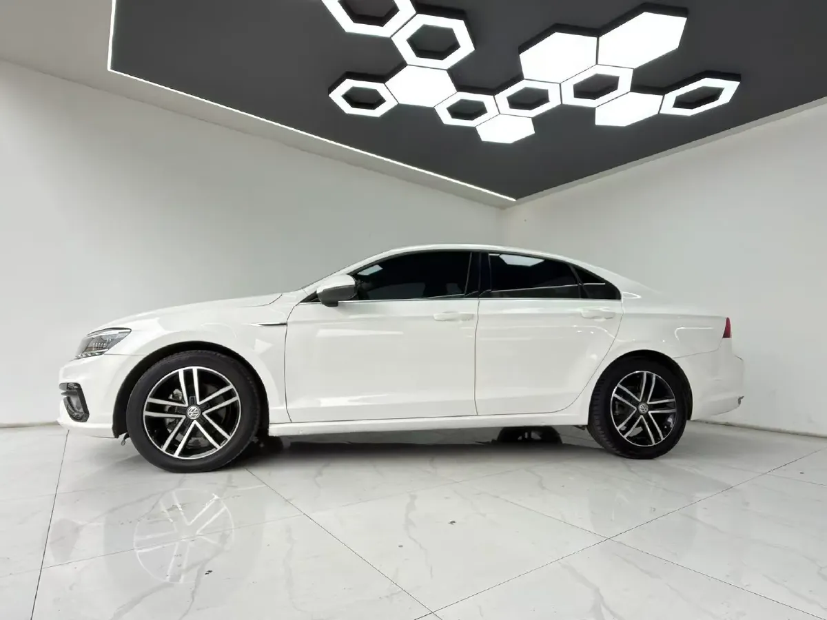 2021 Volkswagen Lamando 1.4T 150HP L4 7DCT,autocango,china used car exporter,china ev exporter,chinese used car exporter,chinese used ev exporter