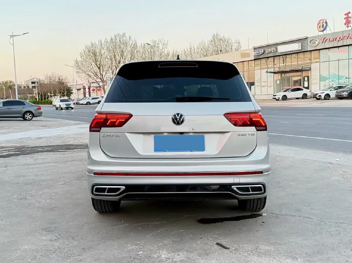 2023 Volkswagen Tiguan L 2.0T 186HP L4 7DCT,autocango,china used car exporter,china ev exporter,chinese used car exporter,chinese used ev exporter