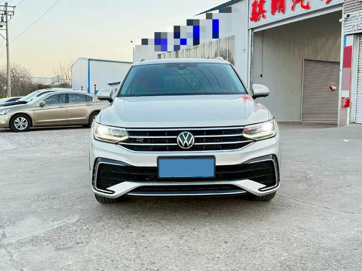2023 Volkswagen Tiguan L 2.0T 186HP L4 7DCT,autocango,china used car exporter,china ev exporter,chinese used car exporter,chinese used ev exporter