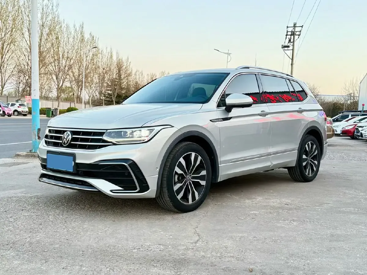 2023 Volkswagen Tiguan L 2.0T 186HP L4 7DCT,autocango,china used car exporter,china ev exporter,chinese used car exporter,chinese used ev exporter