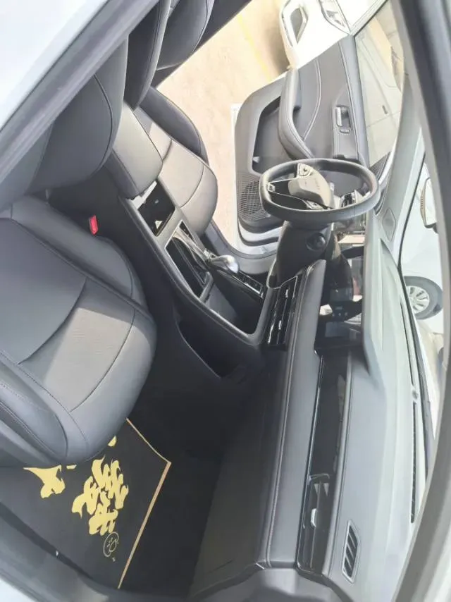 2024 Roewe i5 1.5L 129HP L4 CVT,autocango,china used car exporter,china ev exporter,chinese used car exporter,chinese used ev exporter