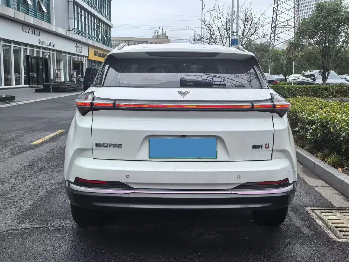2022 Venucia Grand V 1.5T 190HP L4 7DCT,autocango,china used car exporter,china ev exporter,chinese used car exporter,chinese used ev exporter