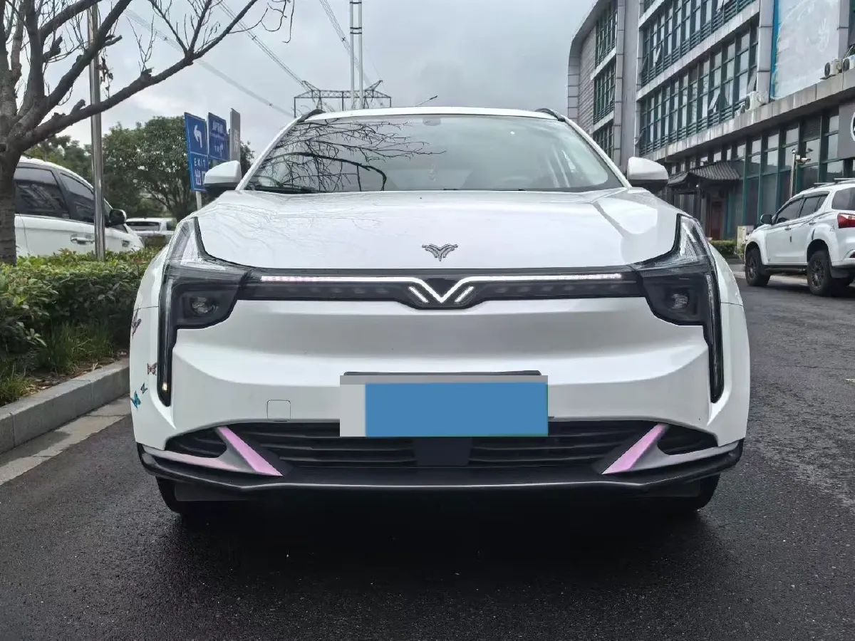 2022 Venucia Grand V 1.5T 190HP L4 7DCT,autocango,china used car exporter,china ev exporter,chinese used car exporter,chinese used ev exporter