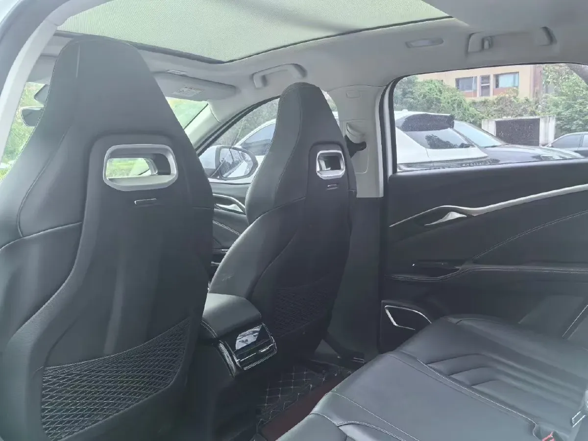 2022 Venucia Grand V 1.5T 190HP L4 7DCT,autocango,china used car exporter,china ev exporter,chinese used car exporter,chinese used ev exporter