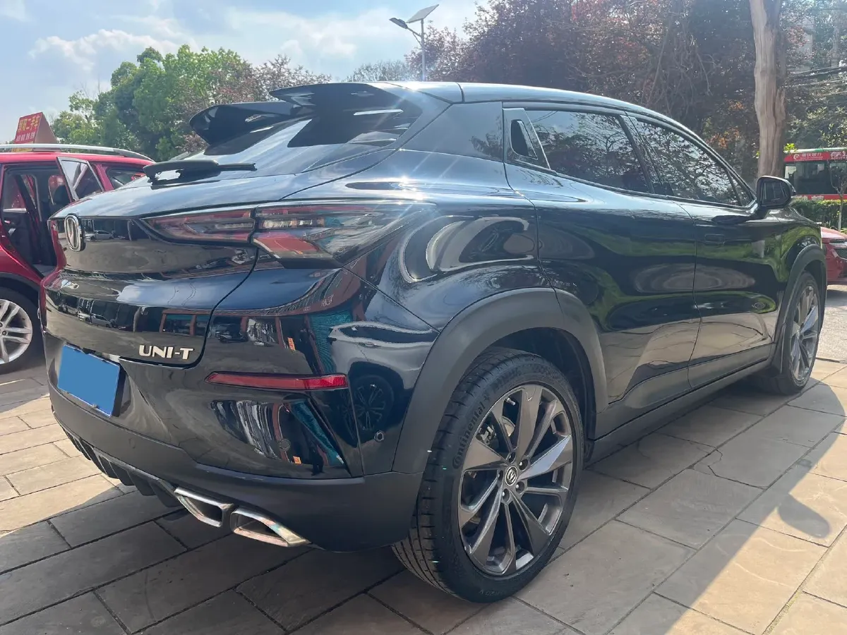 2020 ChangAn UNI-T 1.5T 180HP L4 7DCT,autocango,china used car exporter,china ev exporter,chinese used car exporter,chinese used ev exporter