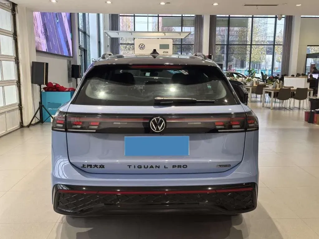 2024 Volkswagen Tiguan L 2.0T 220HP L4 7DCT,autocango,china used car exporter,china ev exporter,chinese used car exporter,chinese used ev exporter