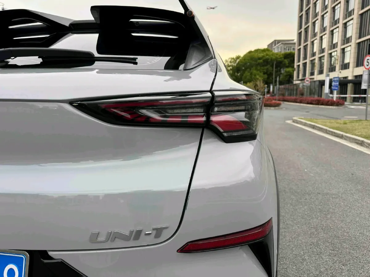 2022 ChangAn UNI-T 1.5T 188HP L4 7DCT,autocango,china used car exporter,china ev exporter,chinese used car exporter,chinese used ev exporter