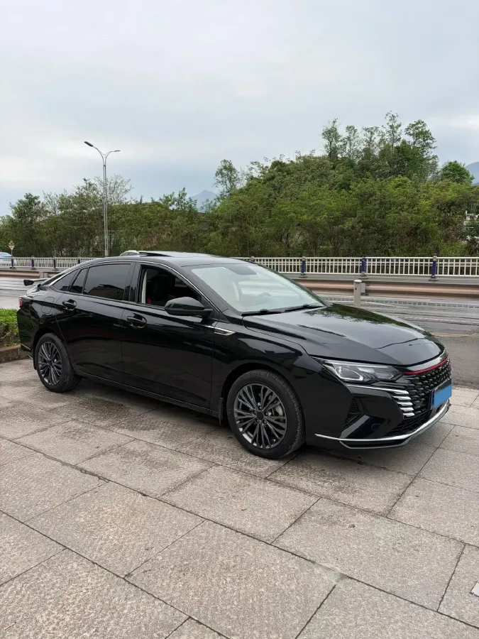 2021 DongFeng Aeolus YiXuan MAX 1.5T 190HP L4 7DCT,autocango,china used car exporter,china ev exporter,chinese used car exporter,chinese used ev exporter