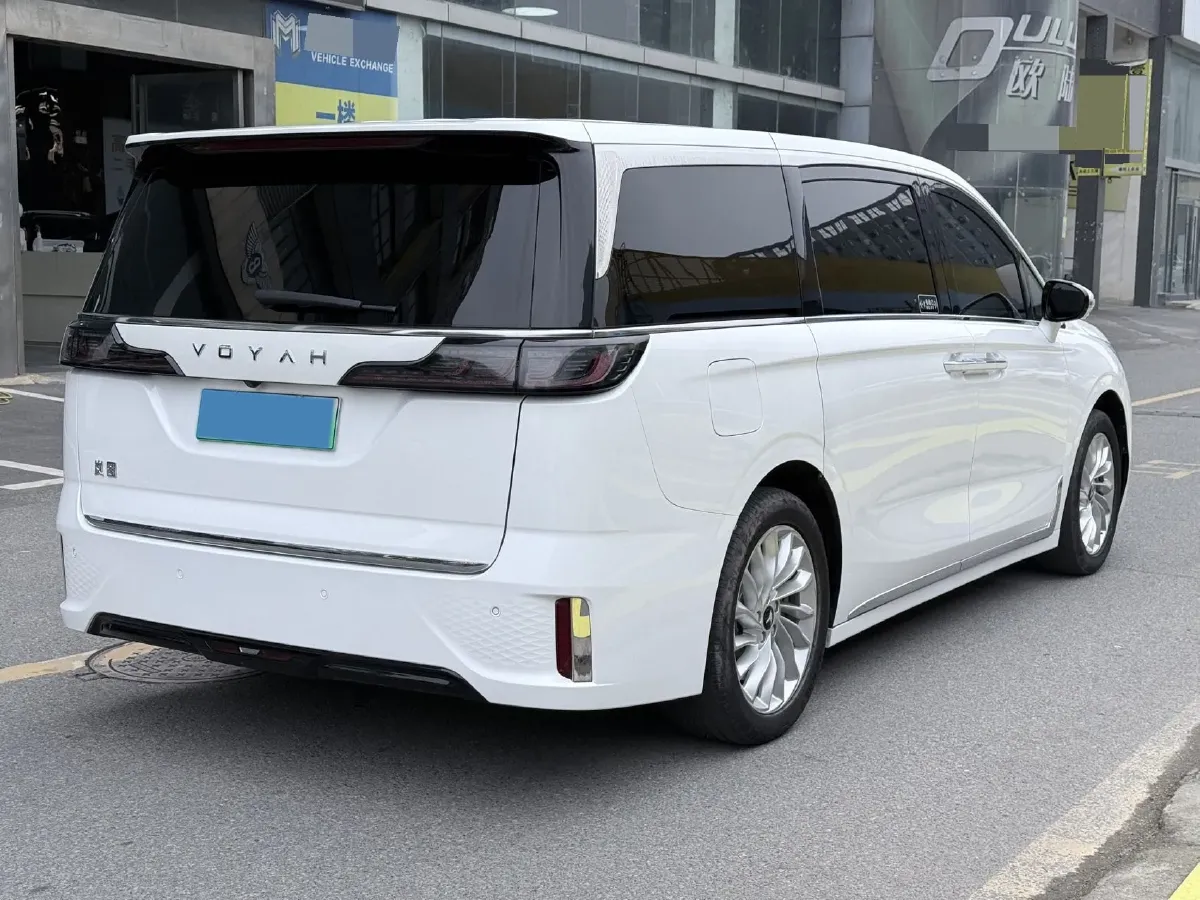 2022 Voyah Dream BEV 82KWH,autocango,china used car exporter,china ev exporter,chinese used car exporter,chinese used ev exporter