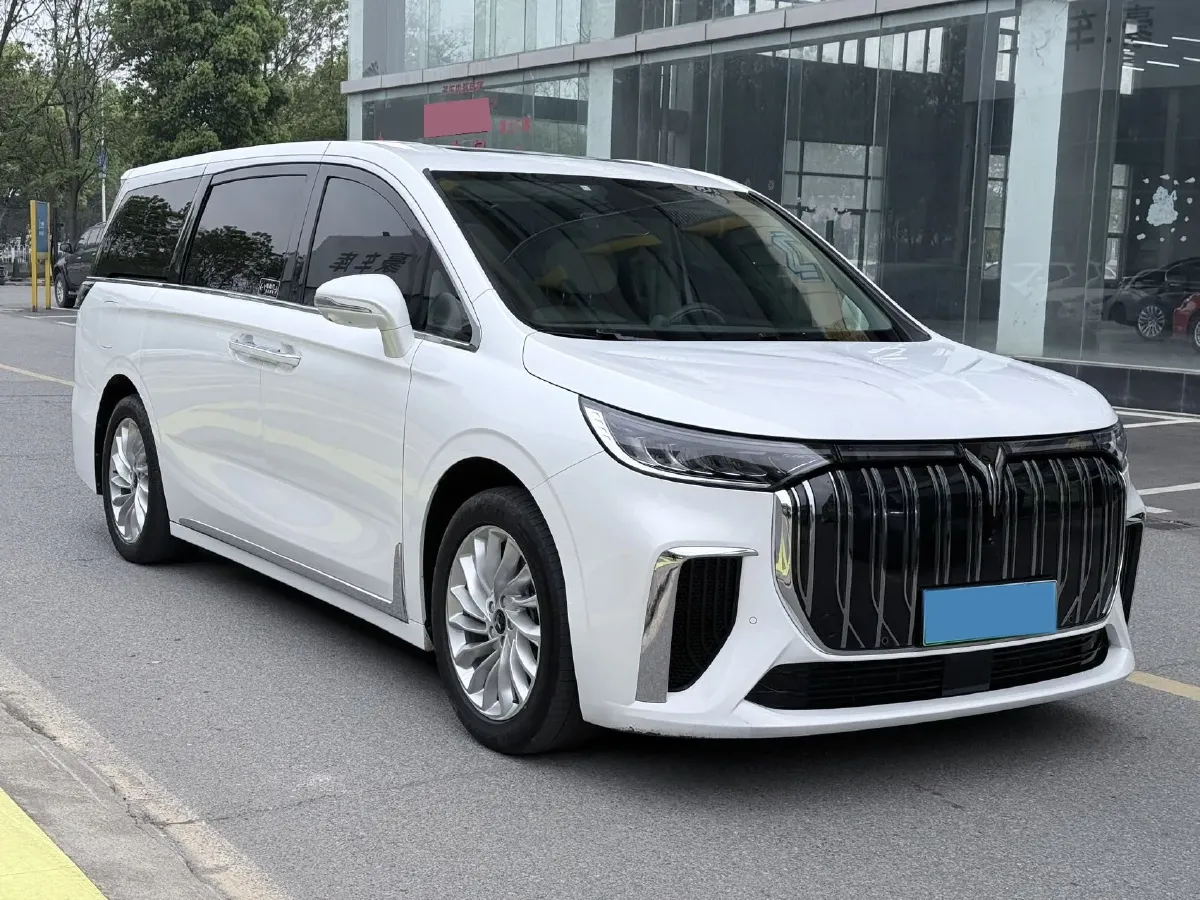 2022 Voyah Dream BEV 82KWH,autocango,china used car exporter,china ev exporter,chinese used car exporter,chinese used ev exporter