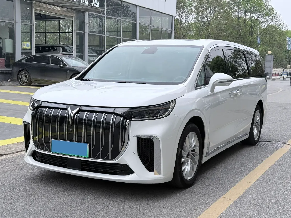 2022 Voyah Dream BEV 82KWH,autocango,china used car exporter,china ev exporter,chinese used car exporter,chinese used ev exporter