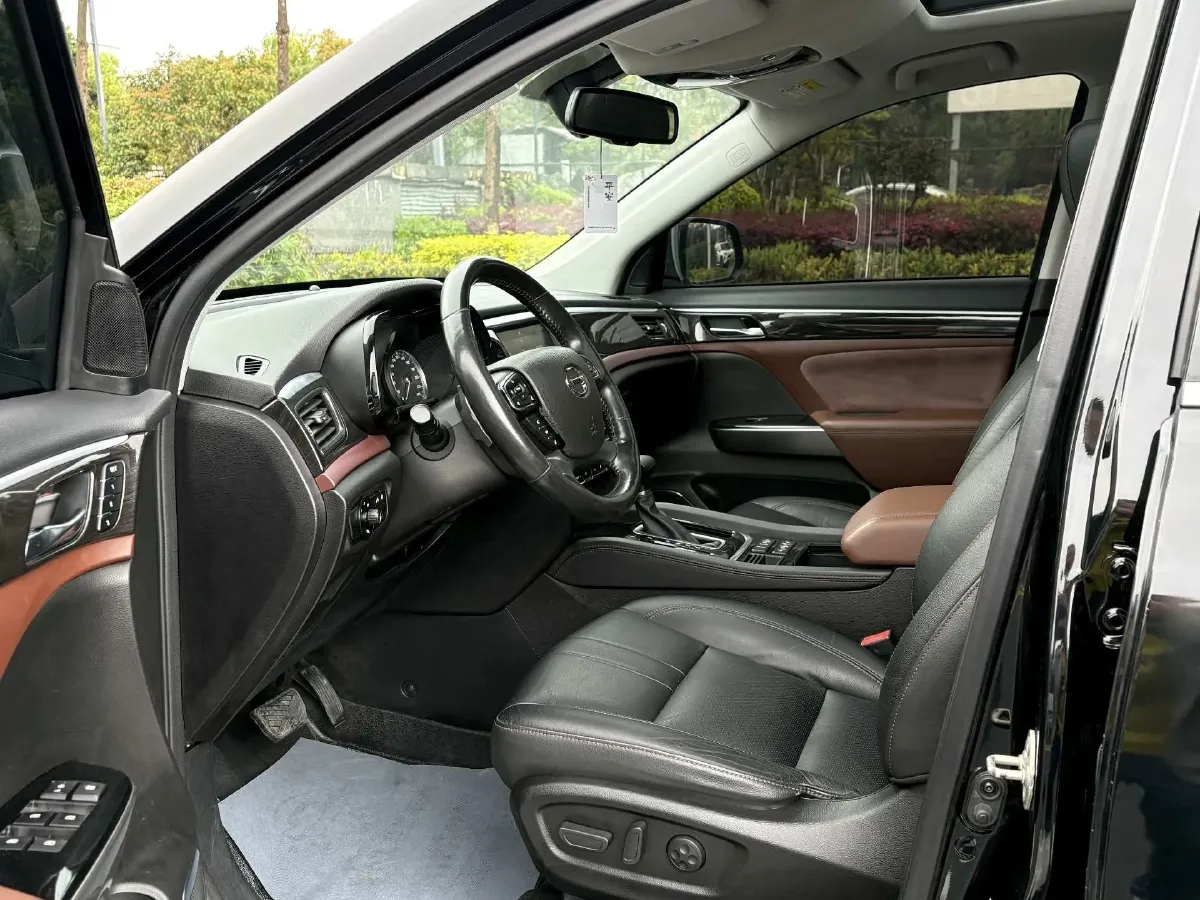 2017 GAC Trumpchi GS8 2.0T 201HP L4 6AT,autocango,china used car exporter,china ev exporter,chinese used car exporter,chinese used ev exporter