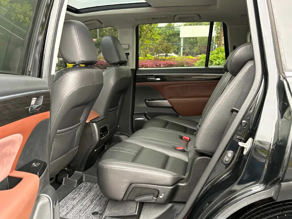 2017 GAC Trumpchi GS8 2.0T 201HP L4 6AT,autocango,china used car exporter,china ev exporter,chinese used car exporter,chinese used ev exporter