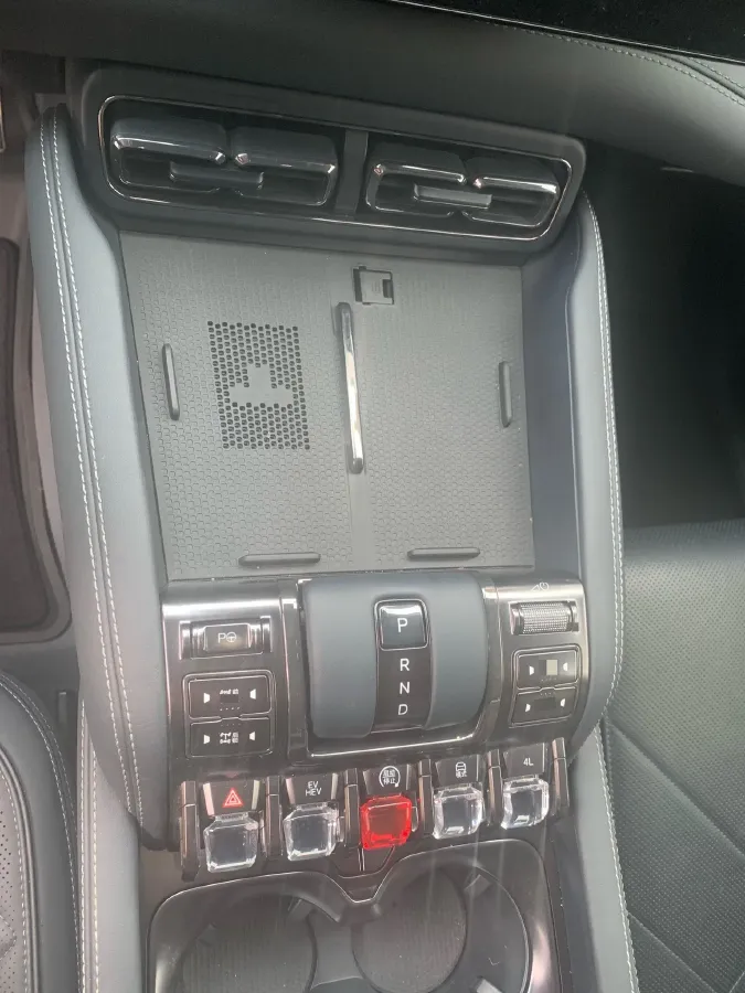 2023 FangChengBao Bao 5 1.5T 194HP L4 E-CVT PHEV 31.8KWH,autocango,china used car exporter,china ev exporter,chinese used car exporter,chinese used ev exporter