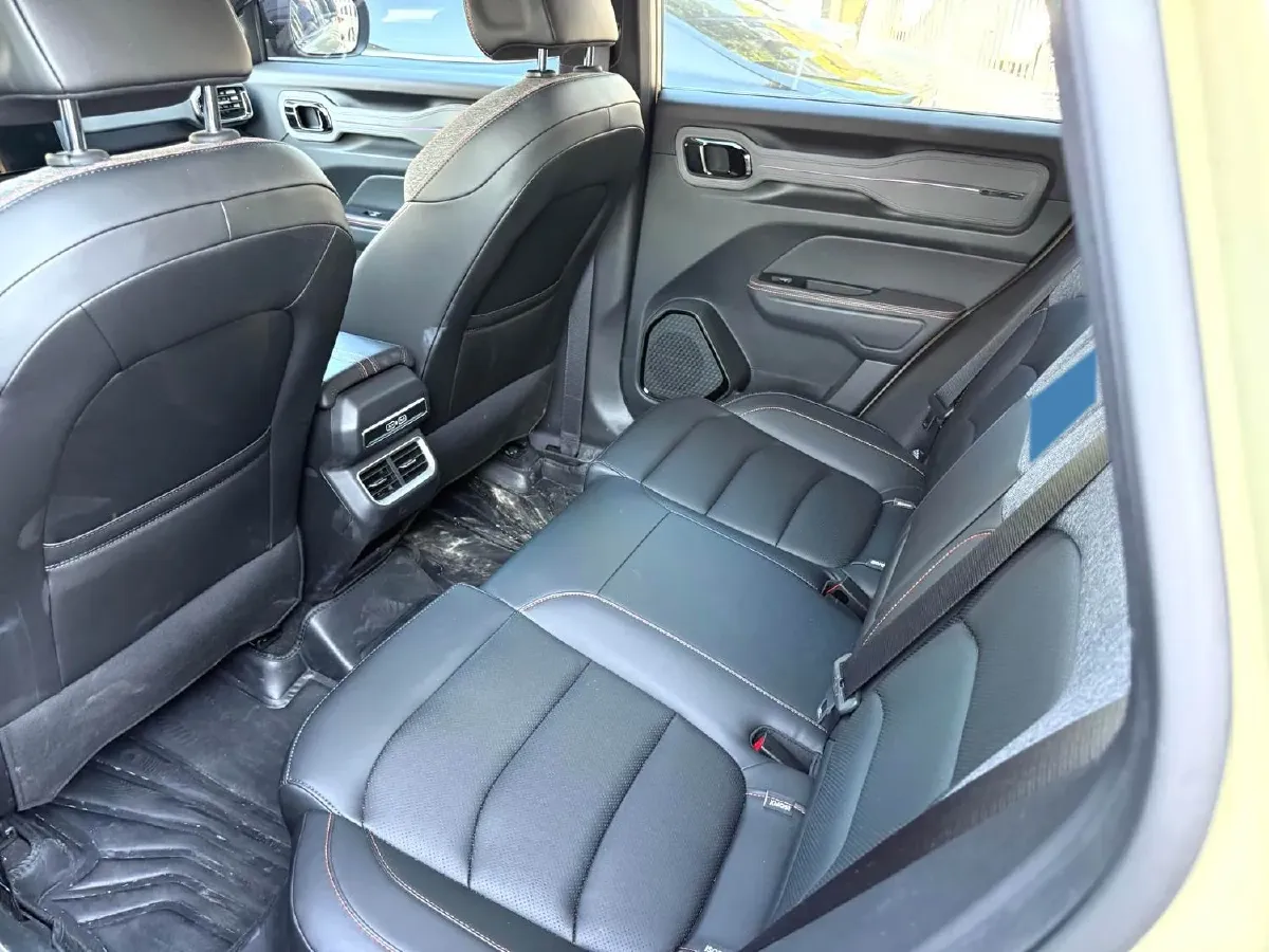 2025 Geely Cowboy 1.5T 181HP L4 7DCT,autocango,china used car exporter,china ev exporter,chinese used car exporter,chinese used ev exporter