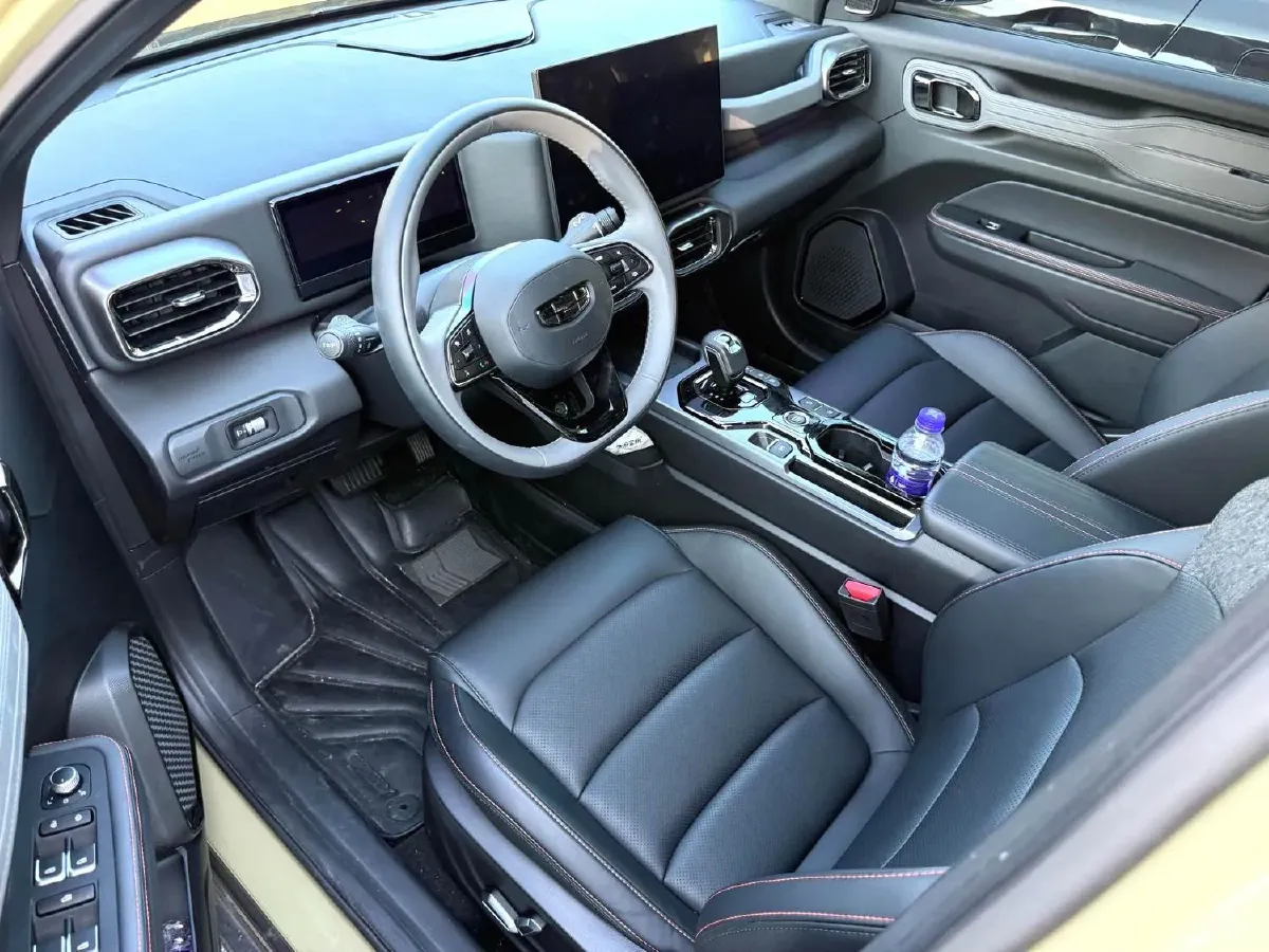 2025 Geely Cowboy 1.5T 181HP L4 7DCT,autocango,china used car exporter,china ev exporter,chinese used car exporter,chinese used ev exporter