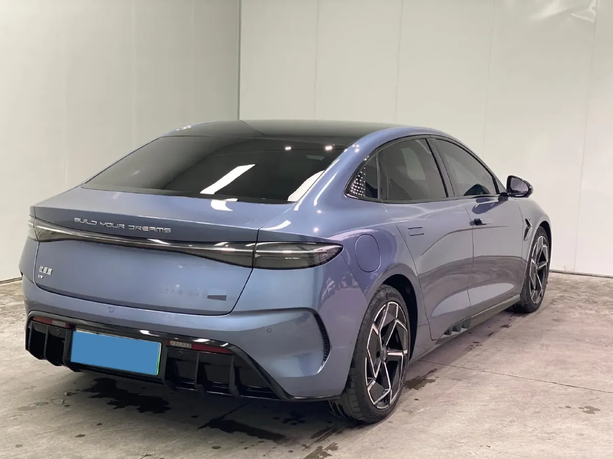 2022 AITO AITO M5 Range Extended 125HP REEV 40KWH,autocango,china used car exporter,china ev exporter,chinese used car exporter,chinese used ev exporter