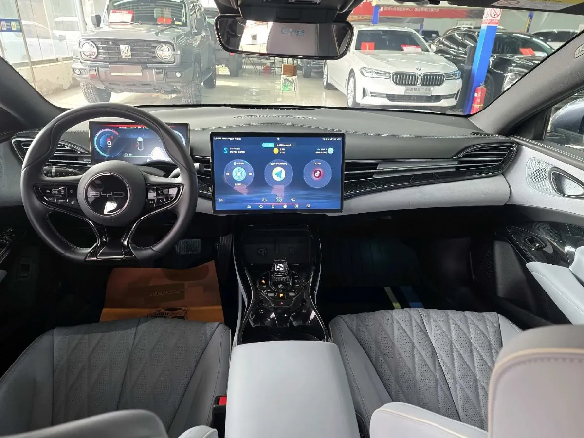 2022 MAXUS DaJia 5 BEV 70KWH,autocango,china used car exporter,china ev exporter,chinese used car exporter,chinese used ev exporter