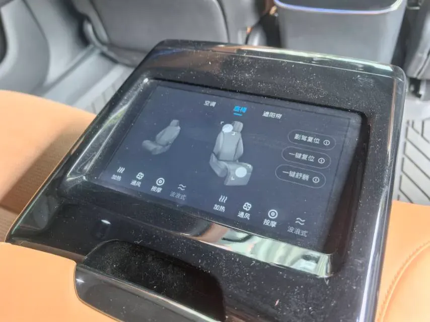 2024 Voyah ZhuiGuang 1.5T 136HP L4 PHEV 43KWH,autocango,china used car exporter,china ev exporter,chinese used car exporter,chinese used ev exporter