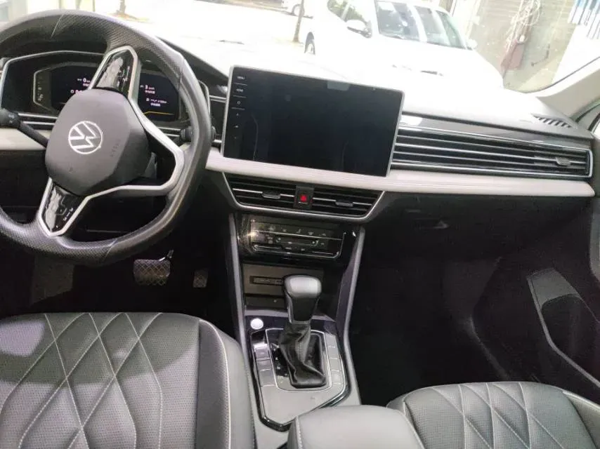 2023 Volkswagen Tiguan L 1.5T 160HP L4 7DCT,autocango,china used car exporter,china ev exporter,chinese used car exporter,chinese used ev exporter