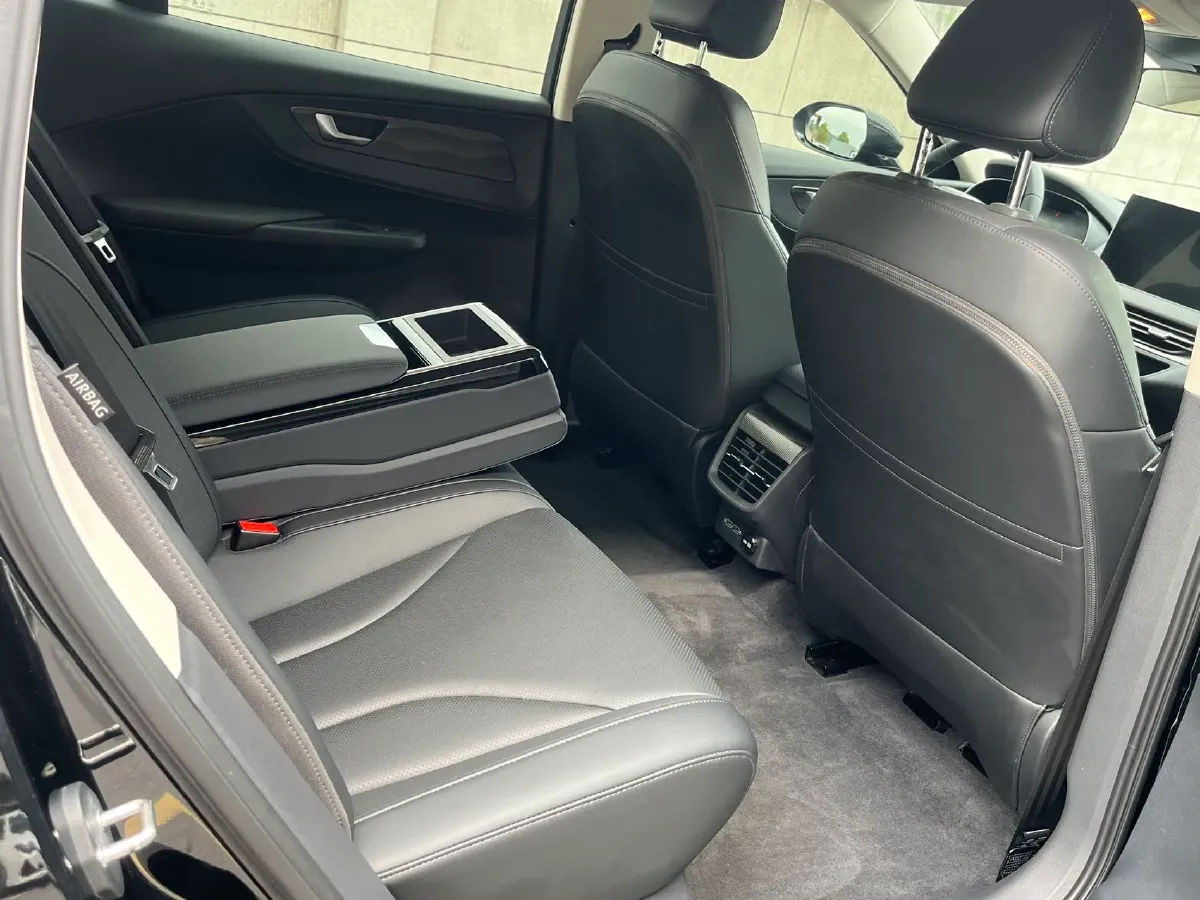 2021 HongQi E-QM5 BEV 54KWH,autocango,china used car exporter,china ev exporter,chinese used car exporter,chinese used ev exporter