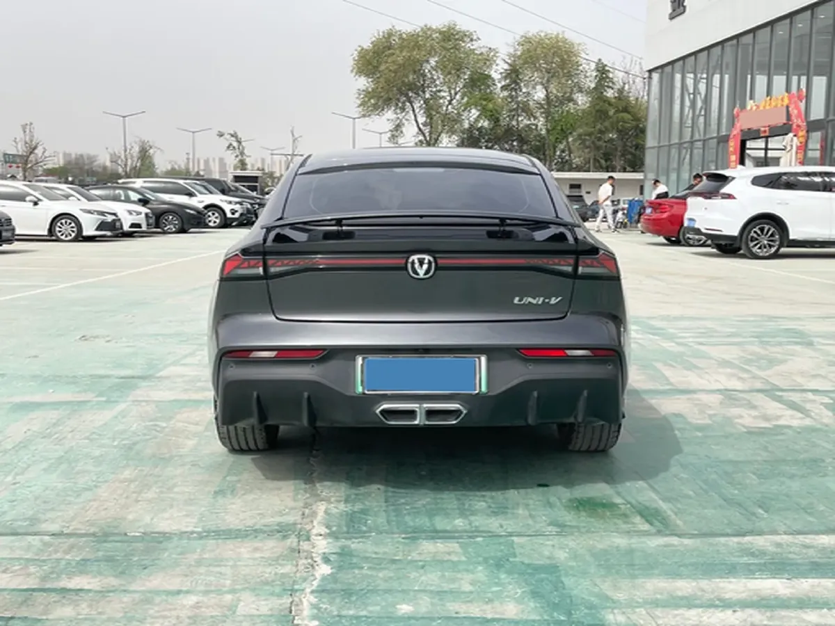 2024 ChangAn UNI-V iDD 1.5L 110HP L4 E-CVT PHEV 18.99KWH,autocango,china used car exporter,china ev exporter,chinese used car exporter,chinese used ev exporter