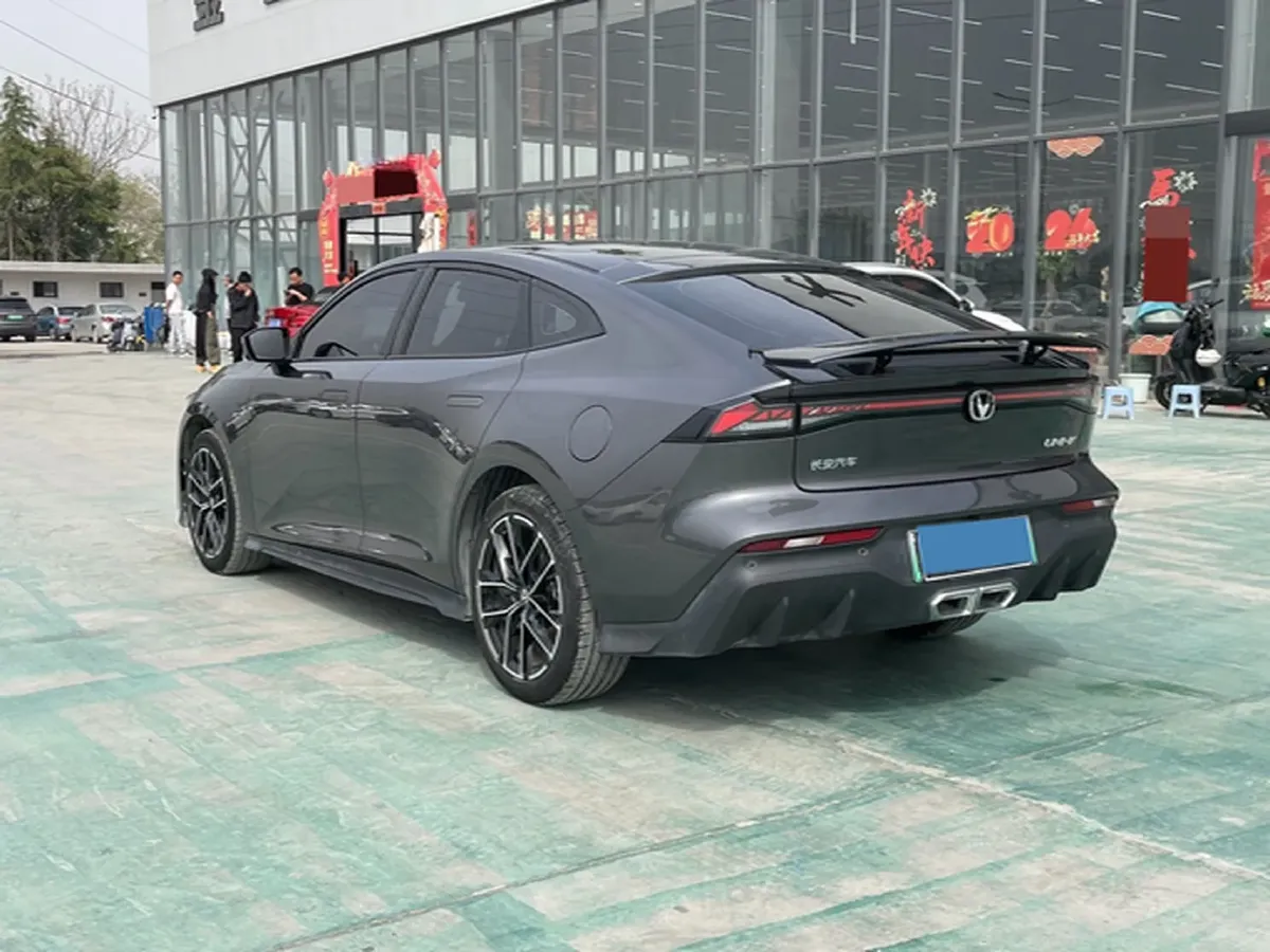 2024 ChangAn UNI-V iDD 1.5L 110HP L4 E-CVT PHEV 18.99KWH,autocango,china used car exporter,china ev exporter,chinese used car exporter,chinese used ev exporter