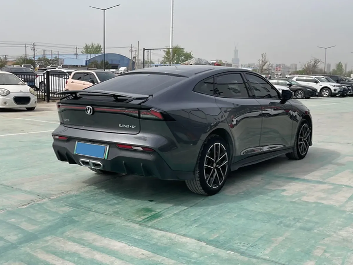 2024 ChangAn UNI-V iDD 1.5L 110HP L4 E-CVT PHEV 18.99KWH,autocango,china used car exporter,china ev exporter,chinese used car exporter,chinese used ev exporter