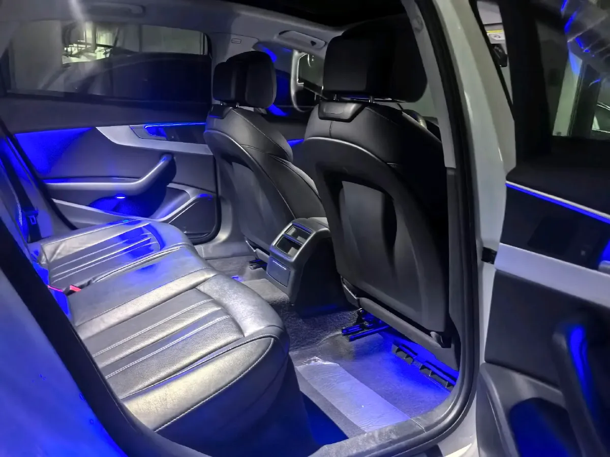 2022 Audi A4L 2.0T 190HP L4 7DCT,autocango,china used car exporter,china ev exporter,chinese used car exporter,chinese used ev exporter