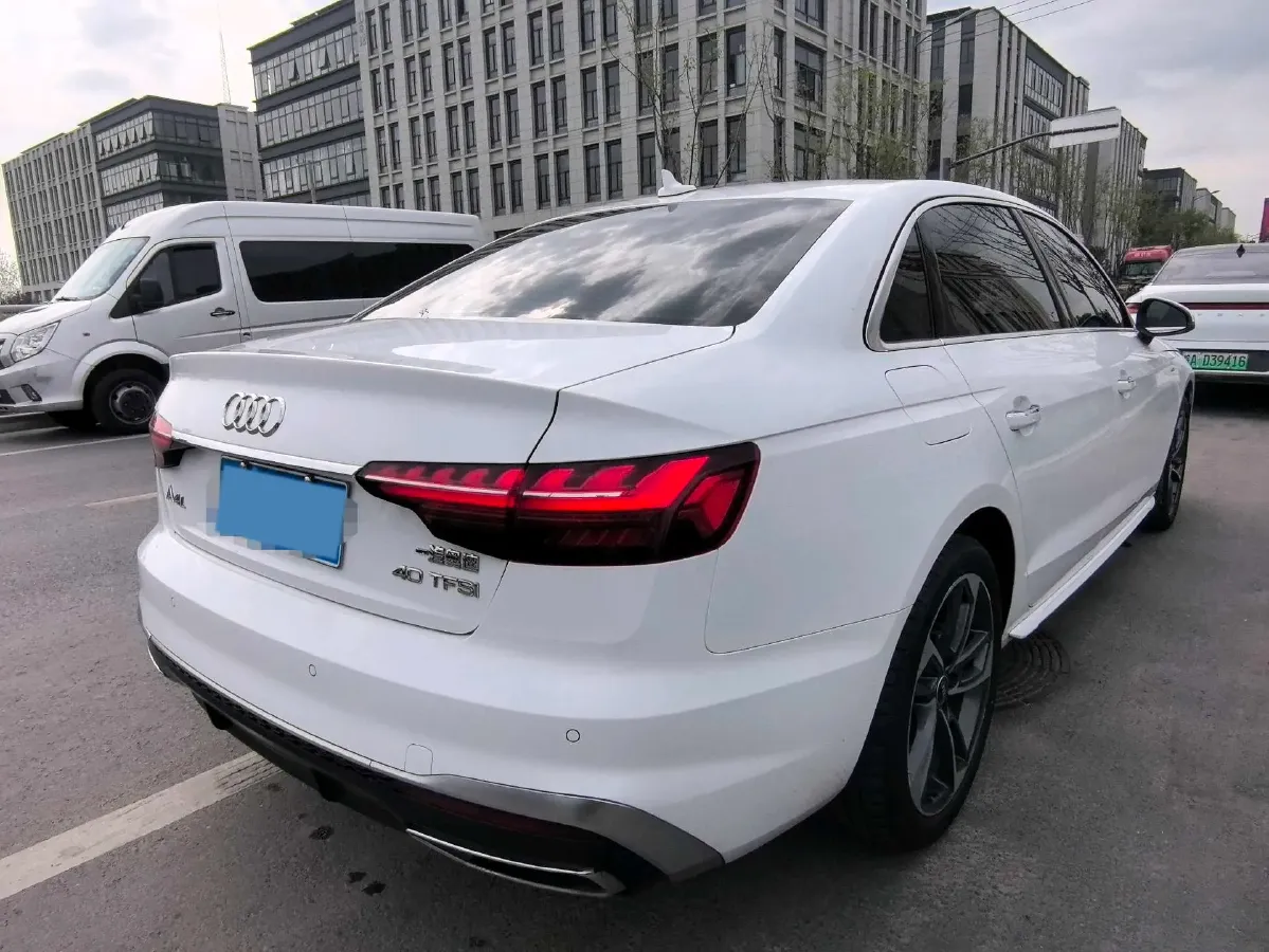 2022 Audi A4L 2.0T 190HP L4 7DCT,autocango,china used car exporter,china ev exporter,chinese used car exporter,chinese used ev exporter