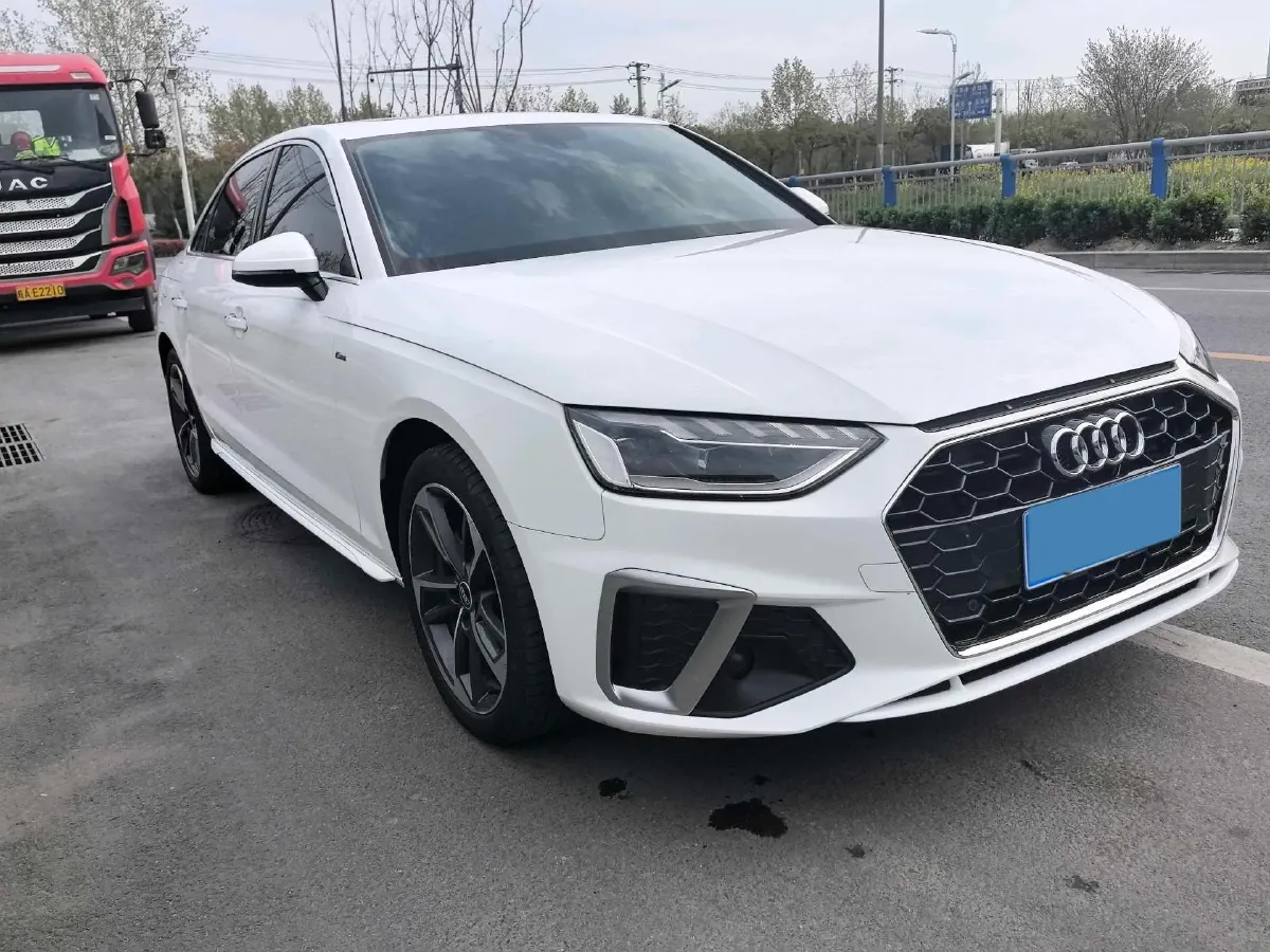 2022 Audi A4L 2.0T 190HP L4 7DCT,autocango,china used car exporter,china ev exporter,chinese used car exporter,chinese used ev exporter