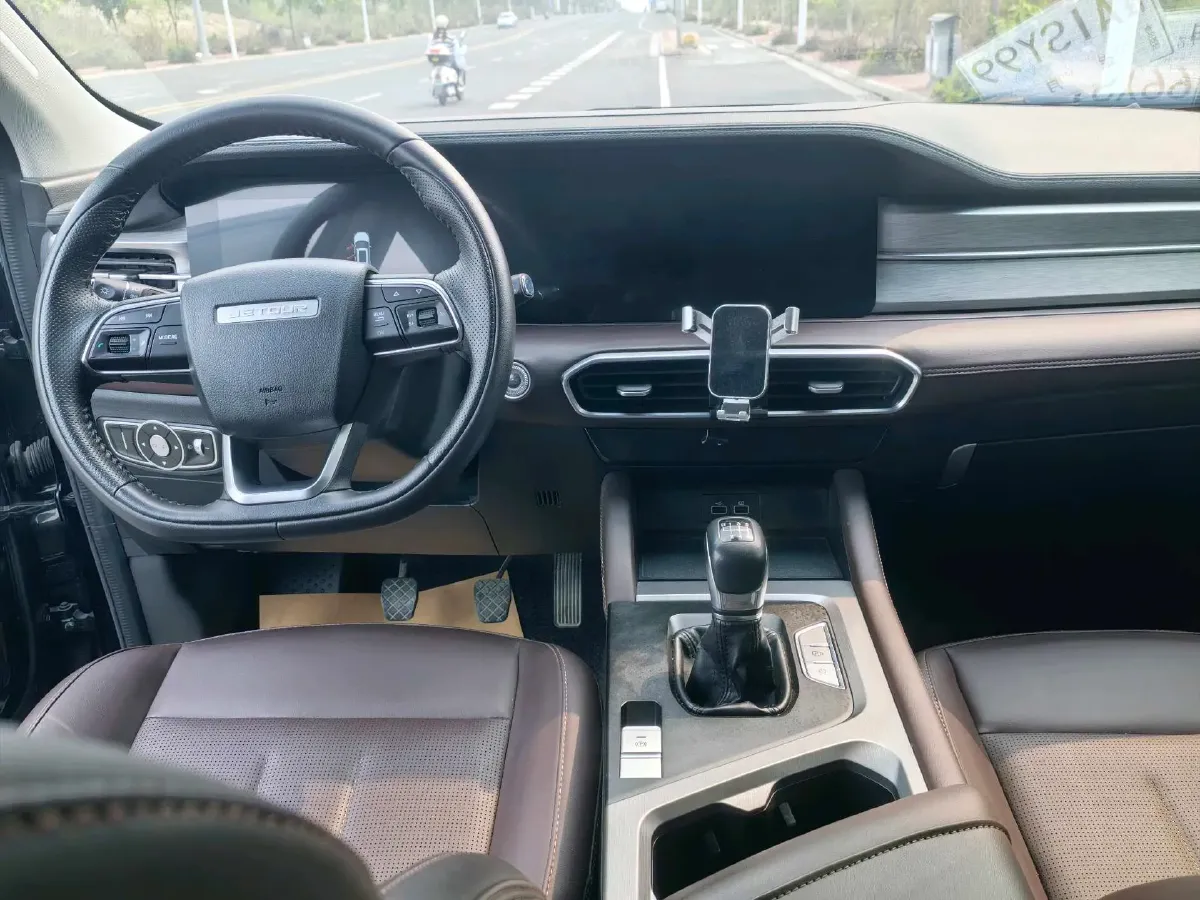 2023 Jetour X90 Plus 1.5T 156HP L4 6MT,autocango,china used car exporter,china ev exporter,chinese used car exporter,chinese used ev exporter