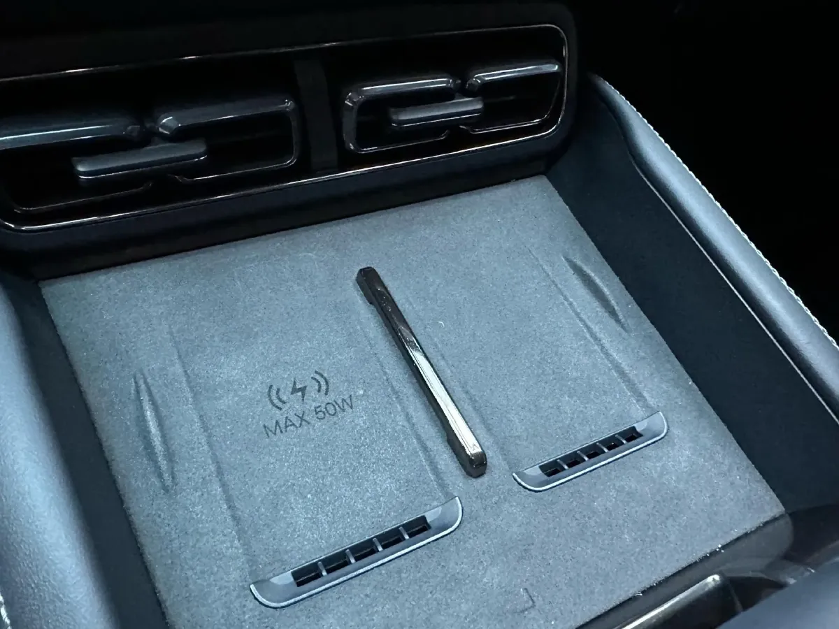 2025 FangChengBao Bao 5 1.5T 194HP L4 E-CVT PHEV 31.8KWH,autocango,china used car exporter,china ev exporter,chinese used car exporter,chinese used ev exporter