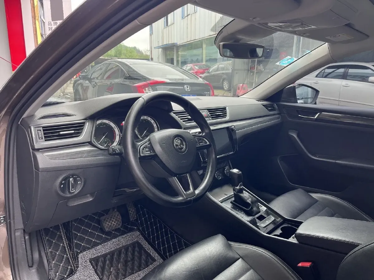 2018 Skoda Kodiak 1.8T 180HP L4 7DCT,autocango,china used car exporter,china ev exporter,chinese used car exporter,chinese used ev exporter