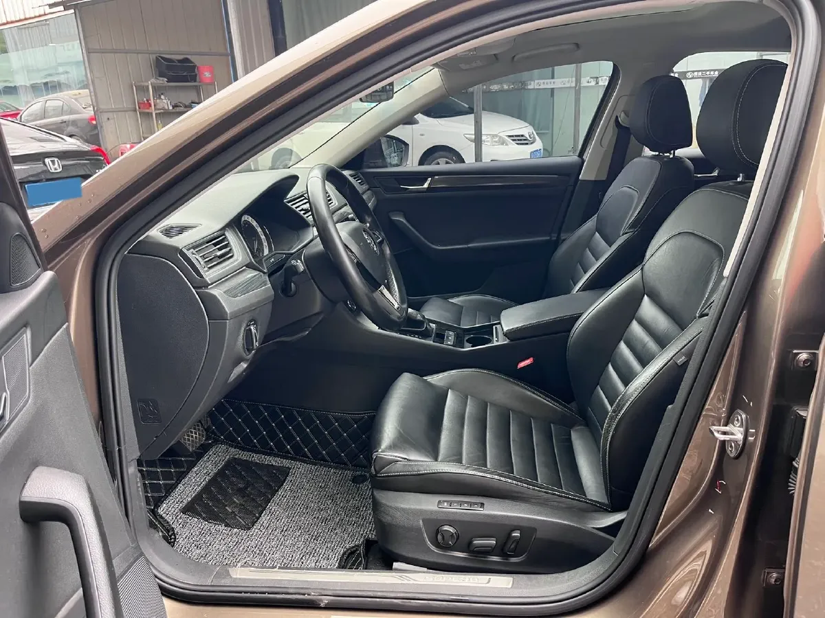 2018 Skoda Kodiak 1.8T 180HP L4 7DCT,autocango,china used car exporter,china ev exporter,chinese used car exporter,chinese used ev exporter