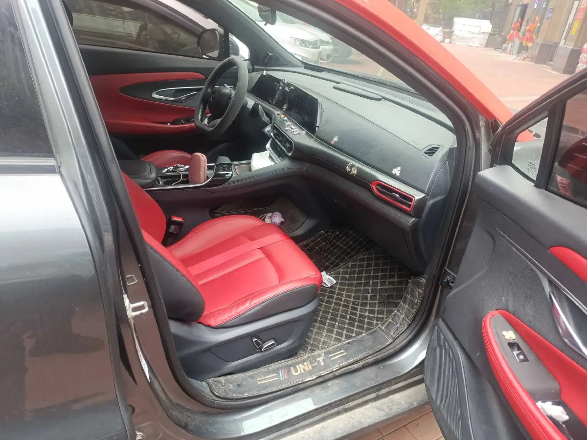 2020 ChangAn UNI-T 1.5T 180HP L4 7DCT,autocango,china used car exporter,china ev exporter,chinese used car exporter,chinese used ev exporter