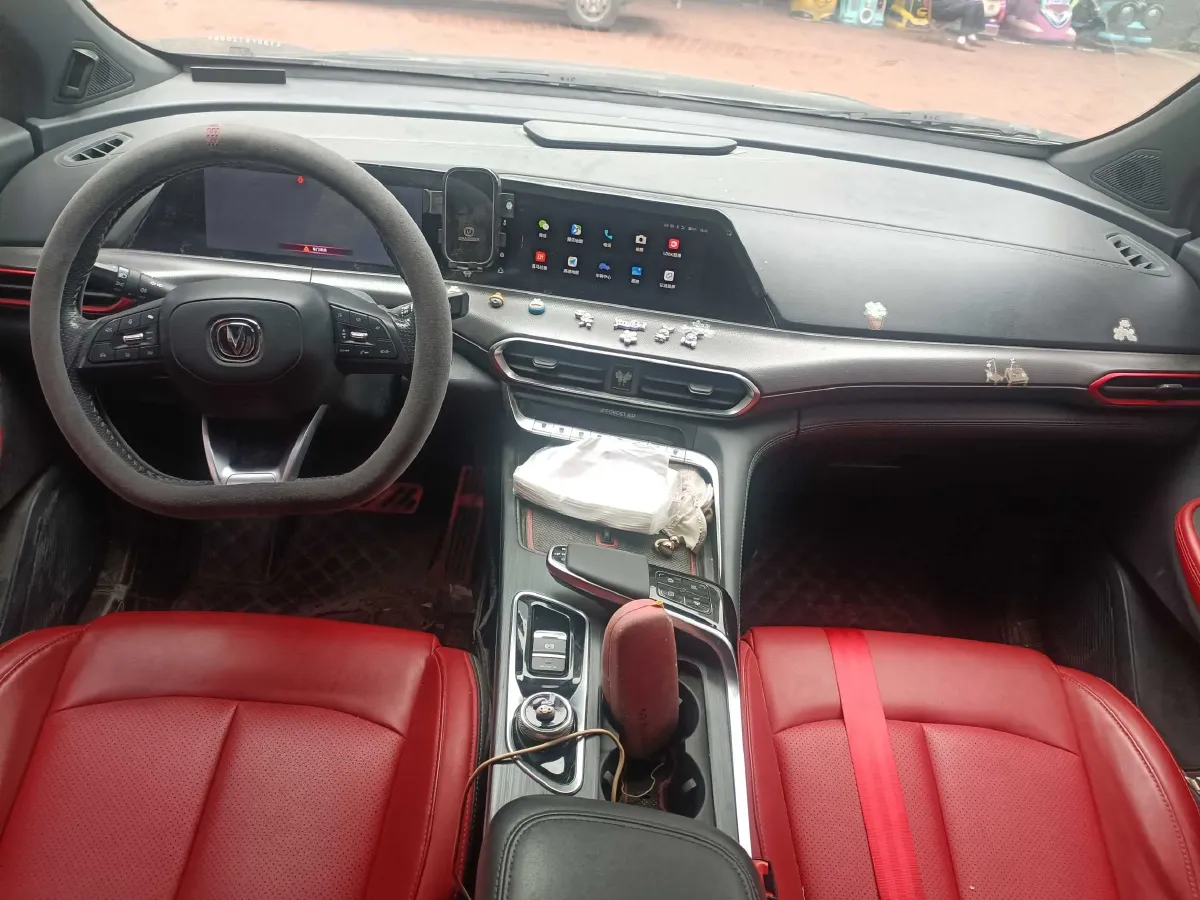 2020 ChangAn UNI-T 1.5T 180HP L4 7DCT,autocango,china used car exporter,china ev exporter,chinese used car exporter,chinese used ev exporter