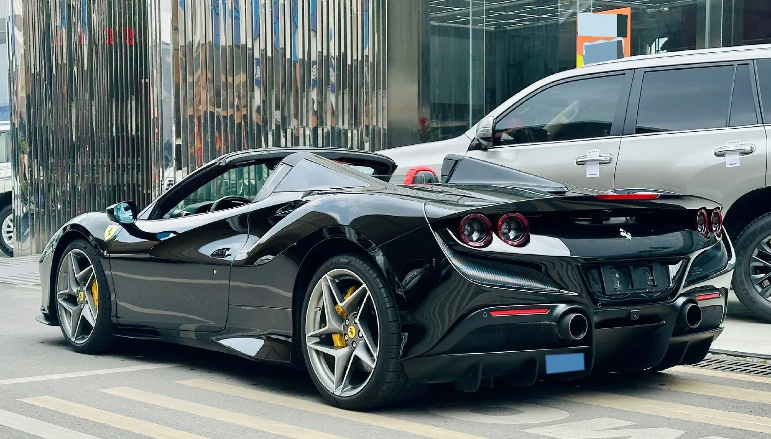 2020 Ferrari F8 3.9T 720HP V8 7DCT,autocango,china used car exporter,china ev exporter,chinese used car exporter,chinese used ev exporter
