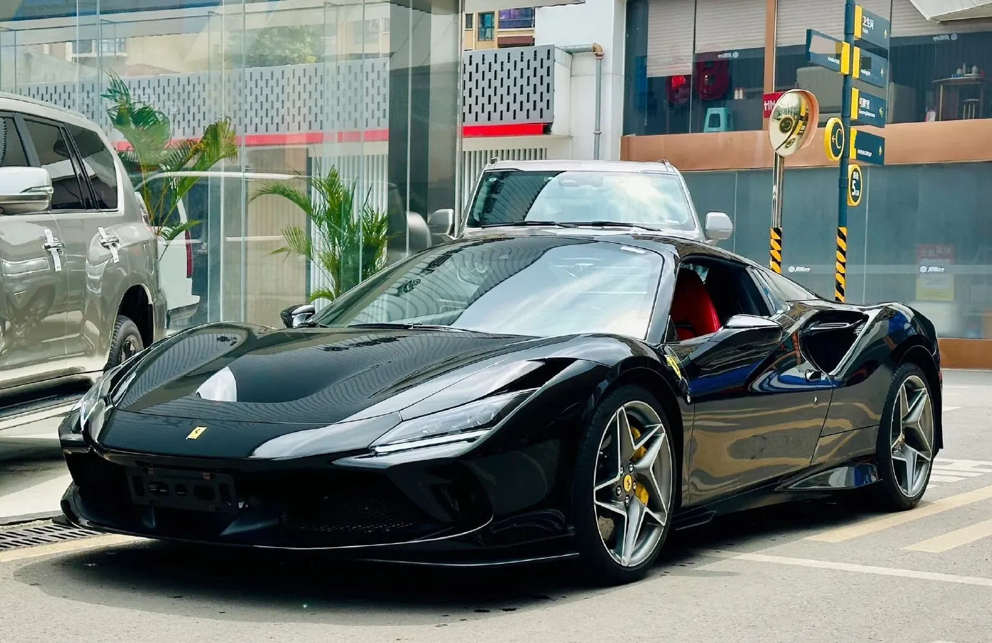 2020 Ferrari F8 3.9T 720HP V8 7DCT,autocango,china used car exporter,china ev exporter,chinese used car exporter,chinese used ev exporter