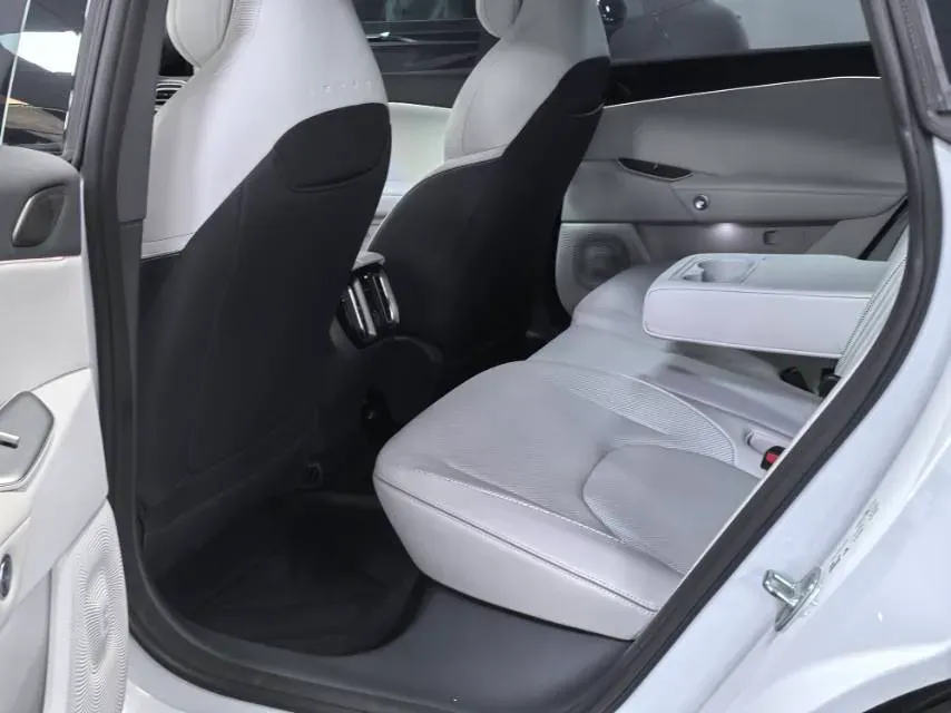 2025 ARCFOX αS5 BEV,autocango,china used car exporter,china ev exporter,chinese used car exporter,chinese used ev exporter