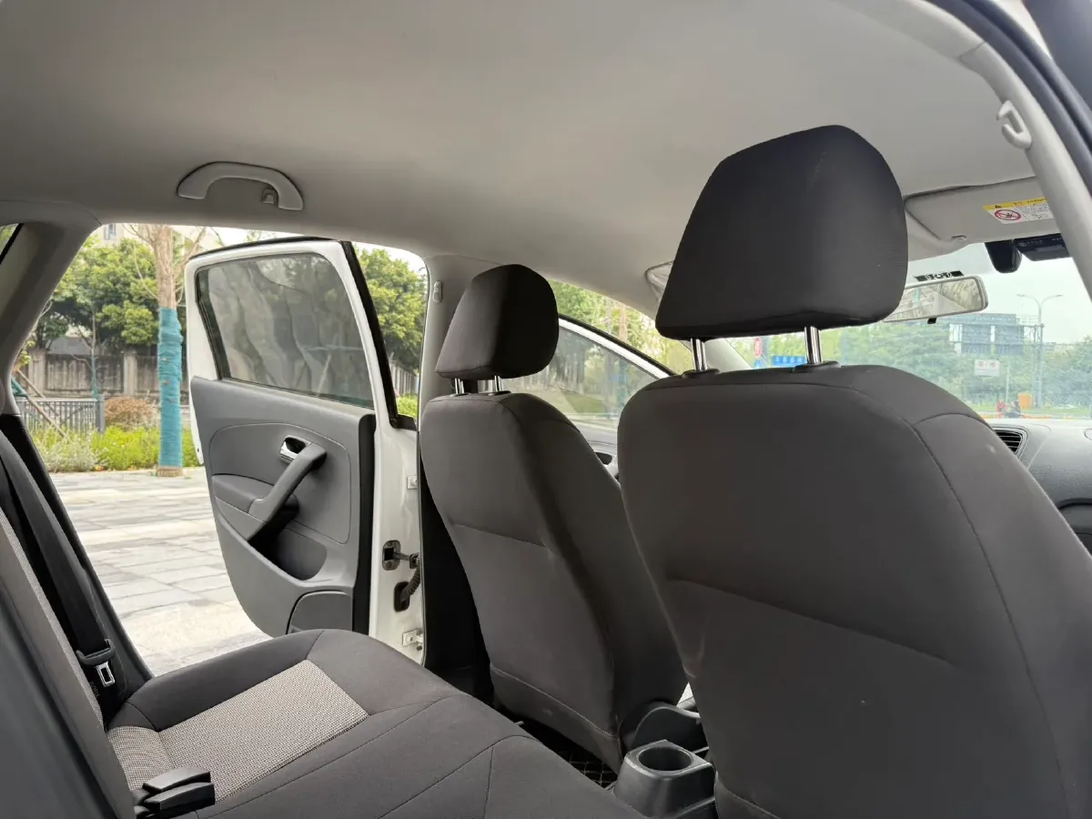 2016 Volkswagen Polo 1.4L 90HP L4 5MT,autocango,china used car exporter,china ev exporter,chinese used car exporter,chinese used ev exporter