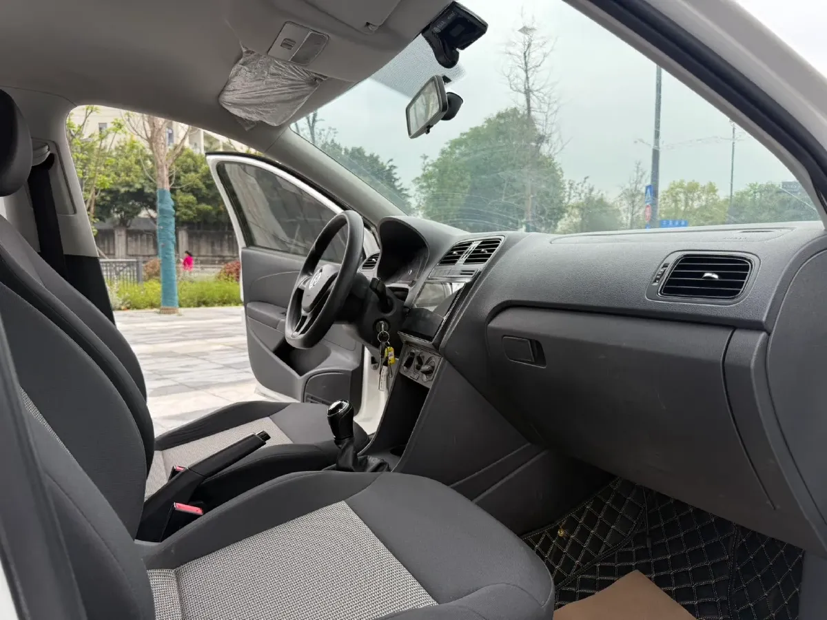 2016 Volkswagen Polo 1.4L 90HP L4 5MT,autocango,china used car exporter,china ev exporter,chinese used car exporter,chinese used ev exporter