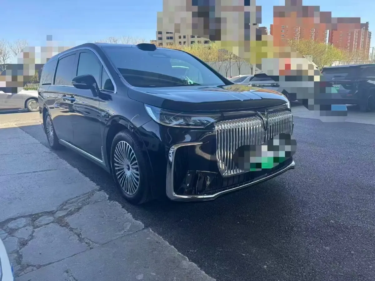 2025 Voyah Dream 1.5T 150HP L4 PHEV 41.7KWH,autocango,china used car exporter,china ev exporter,chinese used car exporter,chinese used ev exporter